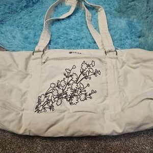 GAIAM White Floral Yoga Mat Bag